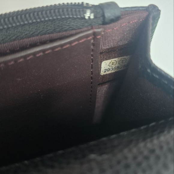 Chanel Black Quilted Crossbody Bag - Picture 7 of 8